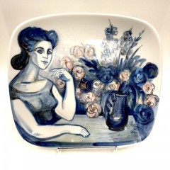 Пласт "Женский портрет с букетом цветов"